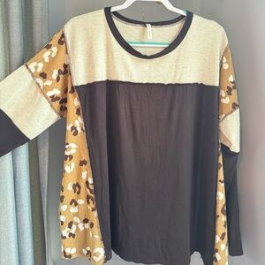 Womens pattern long sleeve tee
